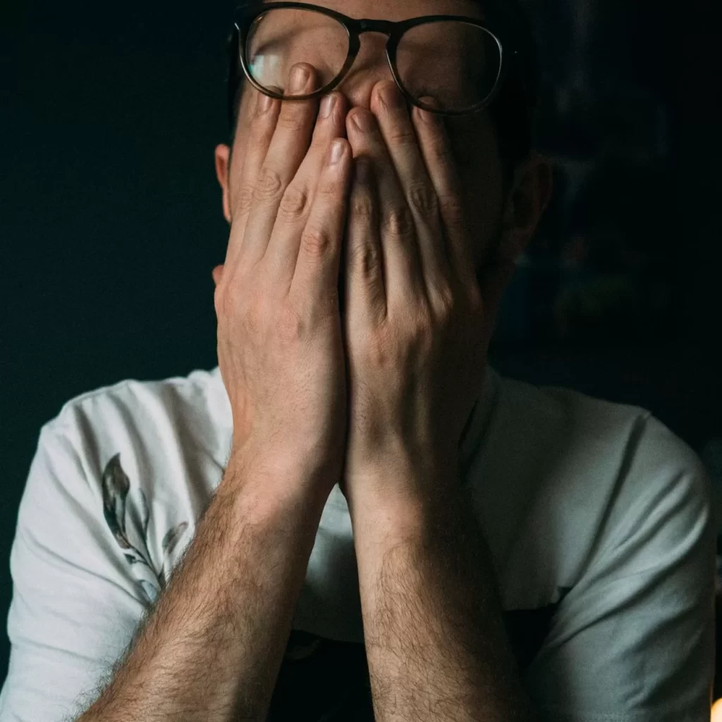 Anksiyete Nedir? Belirtileri, Nedenleri ve Başa Çıkma Yolları