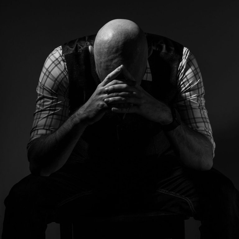 Mutsuzluk ve Depresyon Farkı: Ne Zaman Destek Gerekir?
